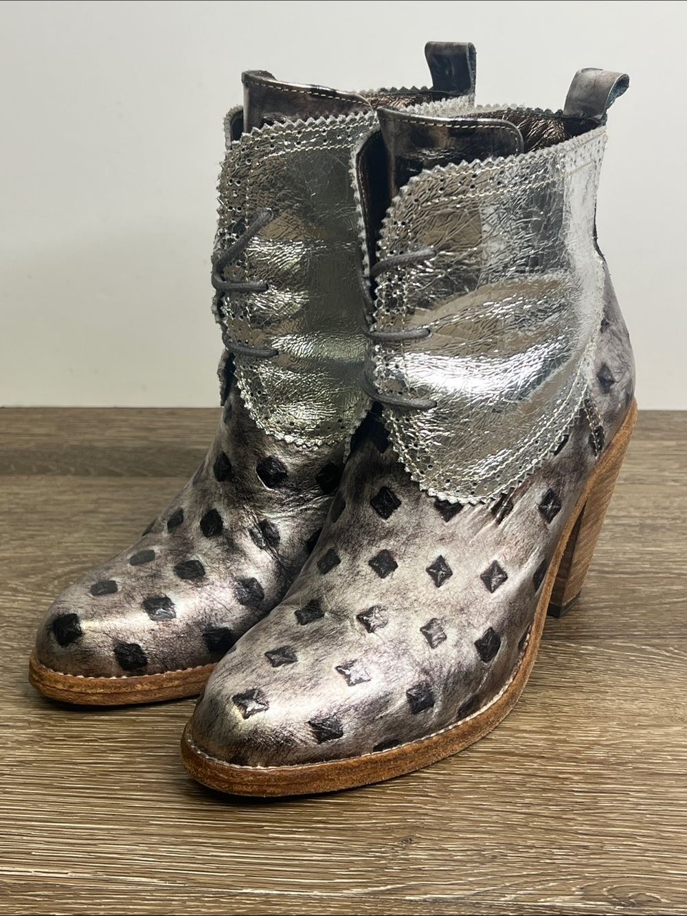 Australia Luxe Collective Metallic Silver  Leather Ankle Booties  EU37 US6.5-7